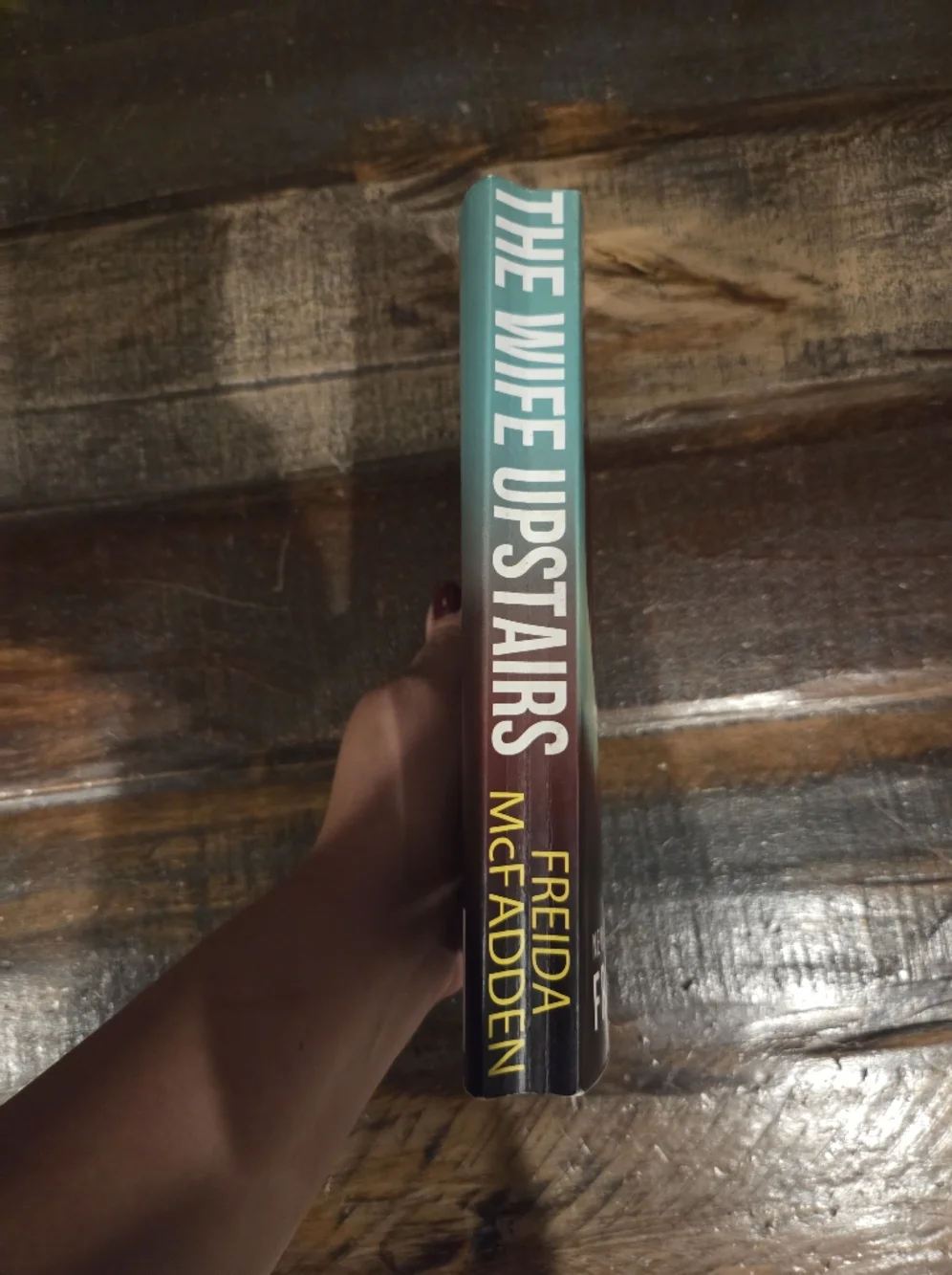 🎈2/$15 The Wife Upstairs by Freida McFadden - Picture 3 of 4